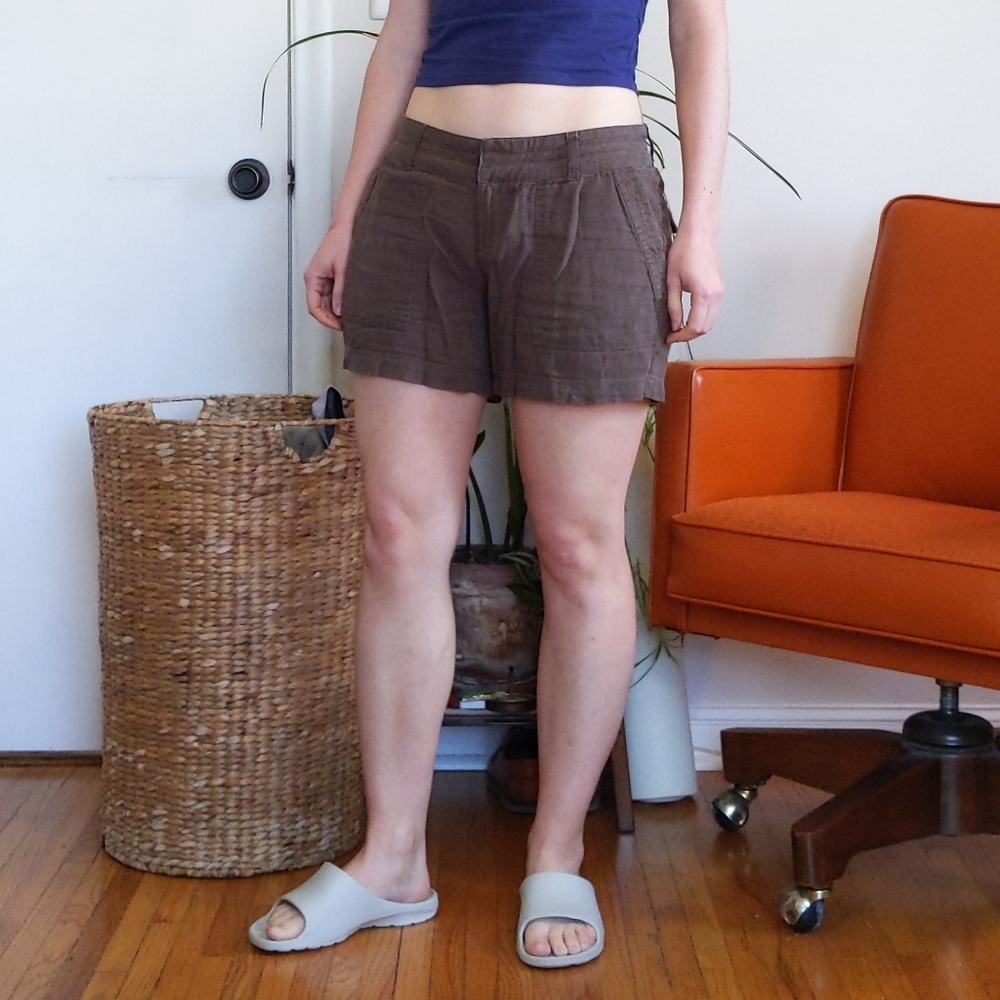 Linen Blend Mid-Rise 4" Shorts